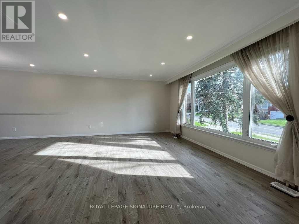 677 CONACHER DRIVE Image 2