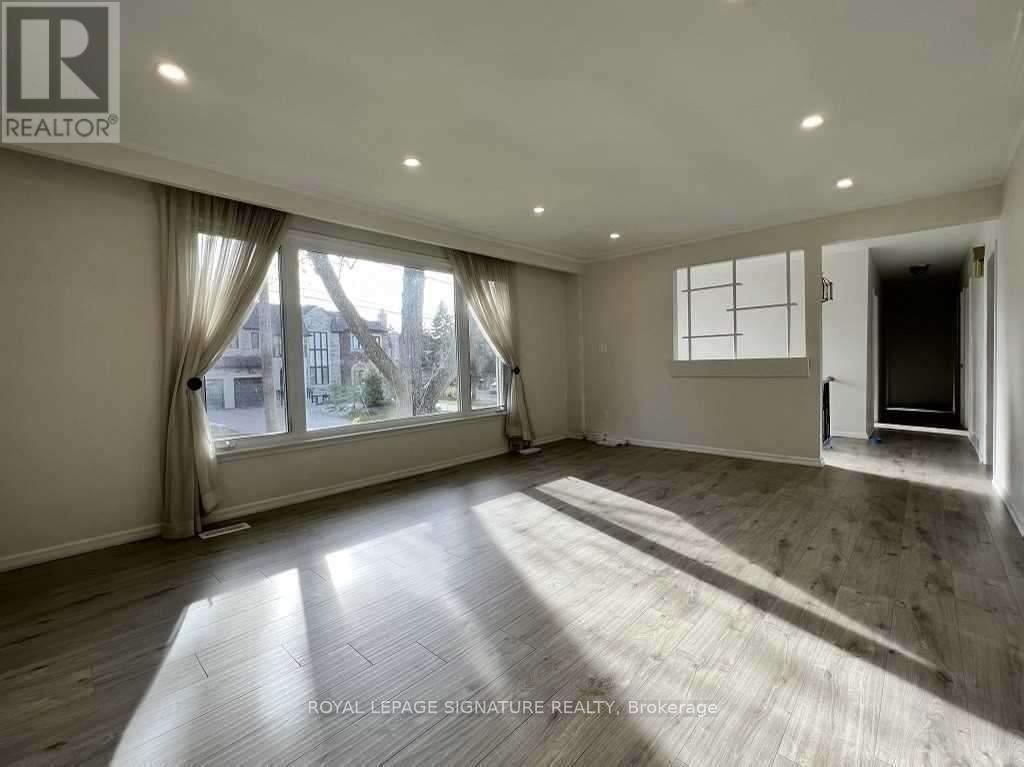 677 CONACHER DRIVE Image 3