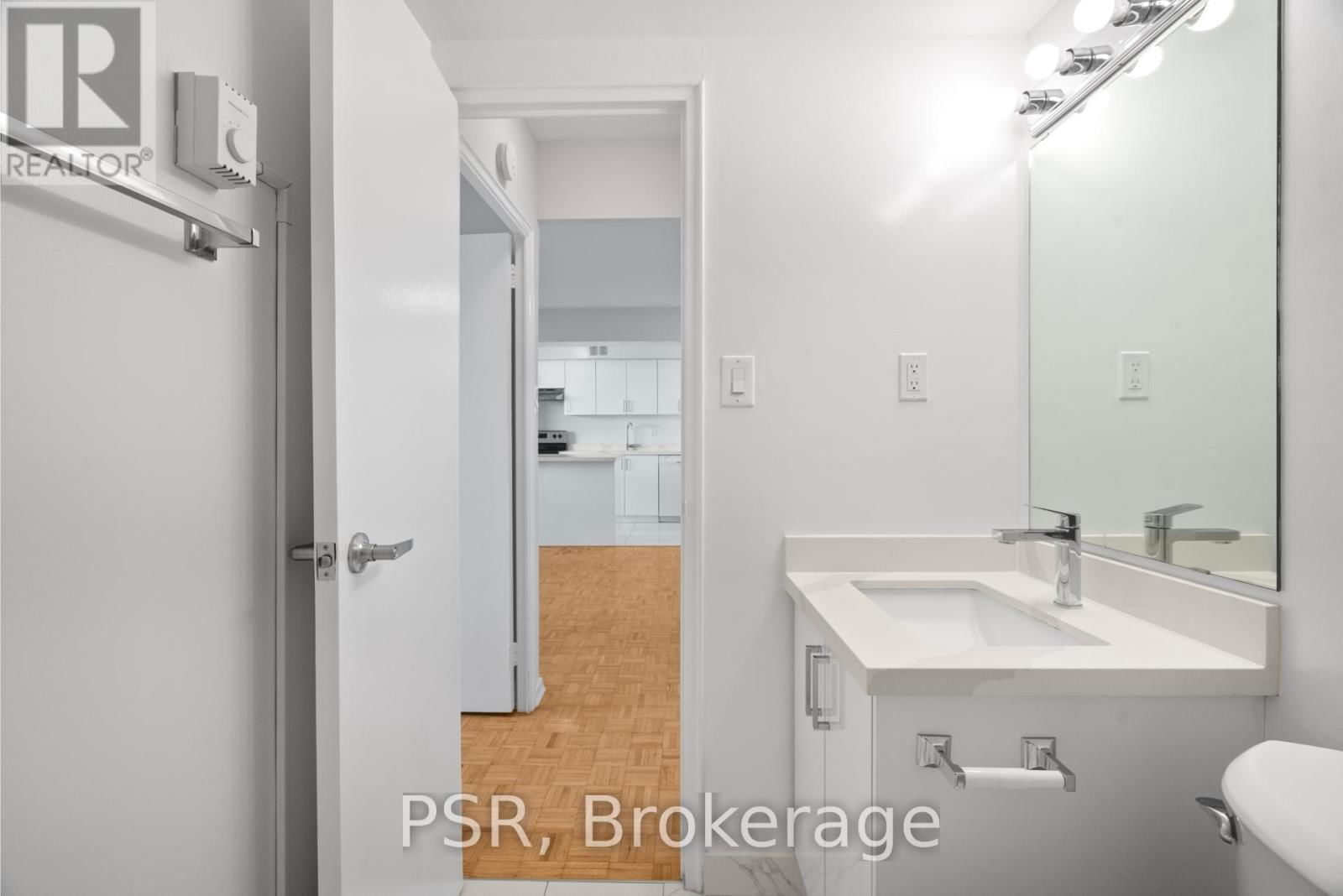2201 - 111 RAGLAN AVENUE Image 13