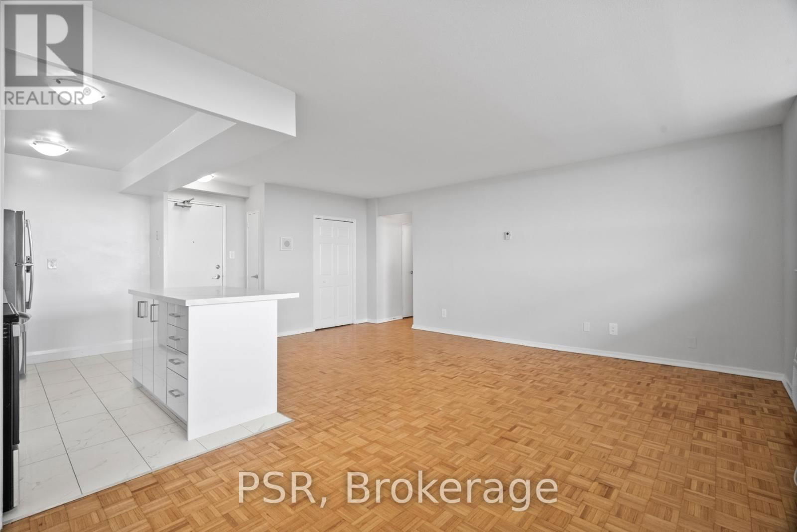 2201 - 111 RAGLAN AVENUE Image 8