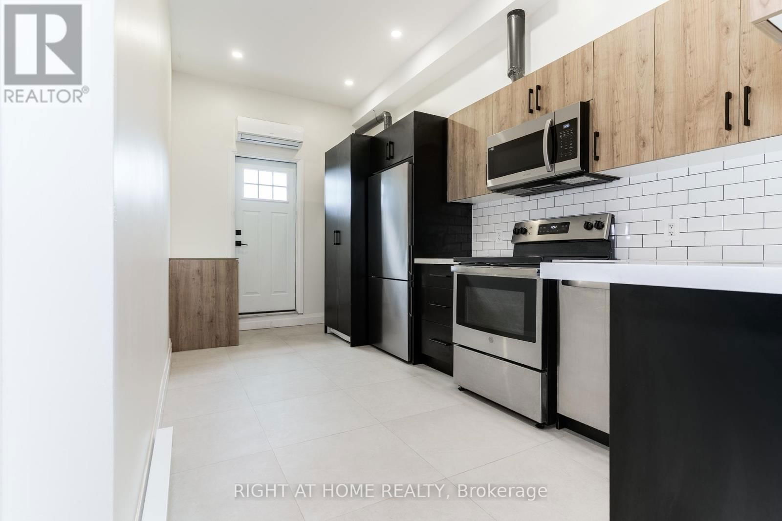 2 - 414 SPADINA AVENUE Image 1