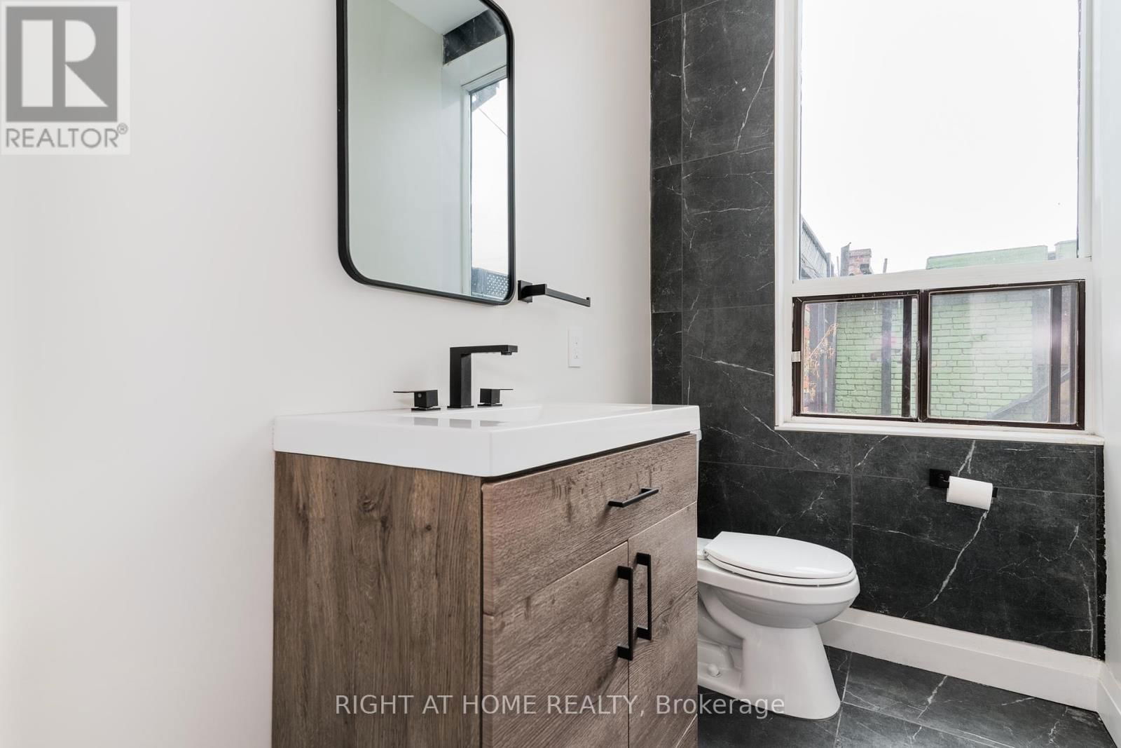 2 - 414 SPADINA AVENUE Image 10