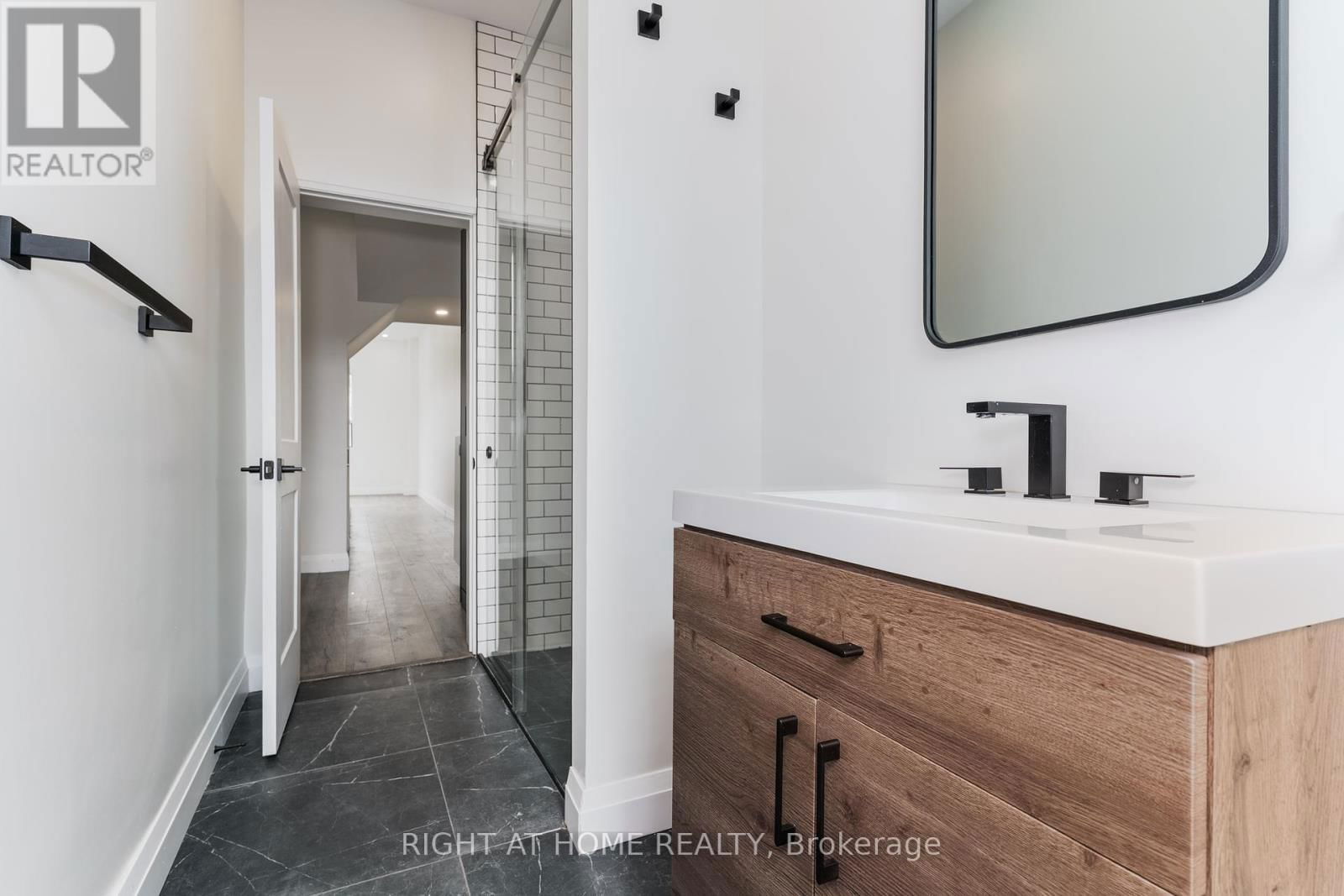 2 - 414 SPADINA AVENUE Image 11