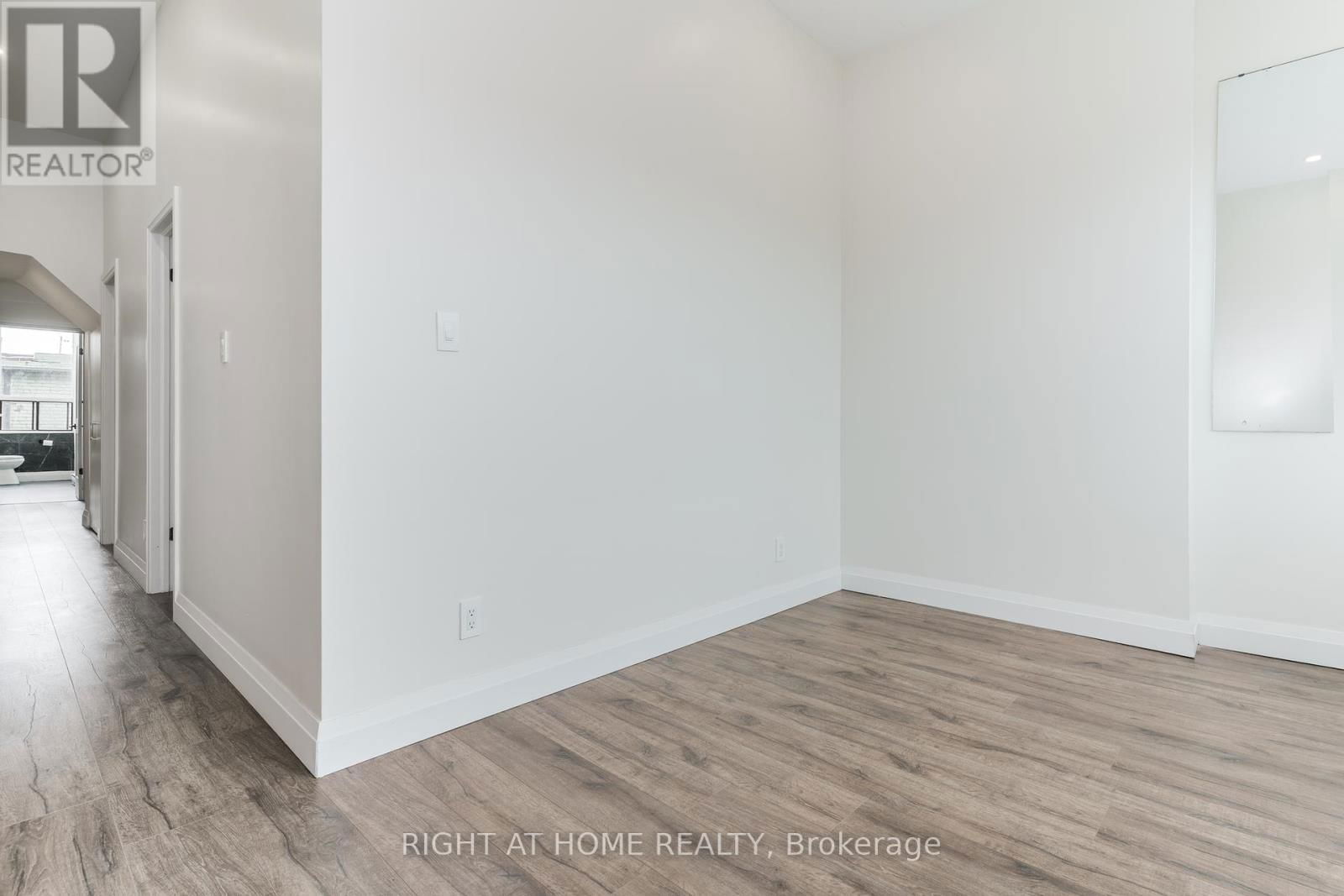 2 - 414 SPADINA AVENUE Image 14