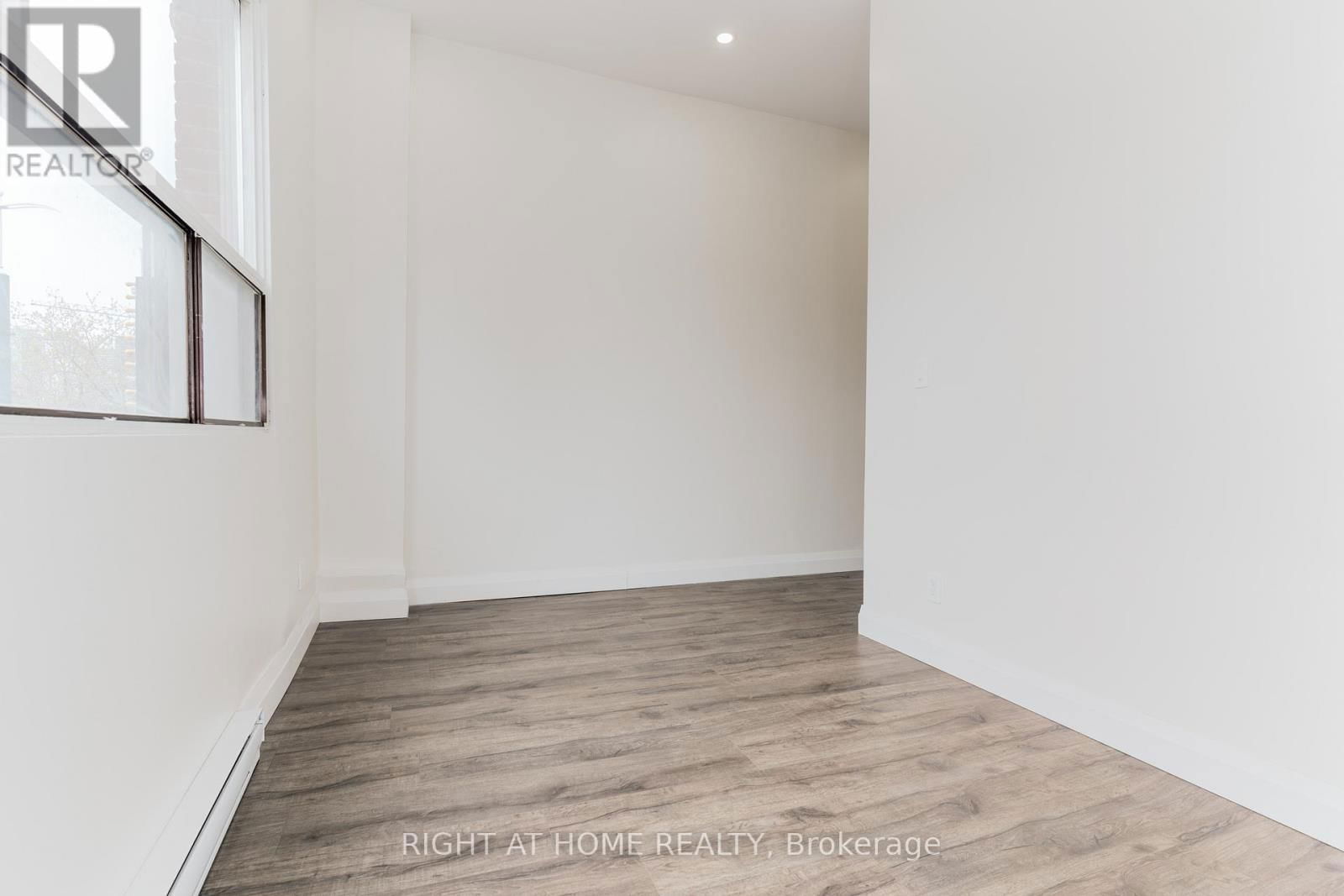 2 - 414 SPADINA AVENUE Image 15