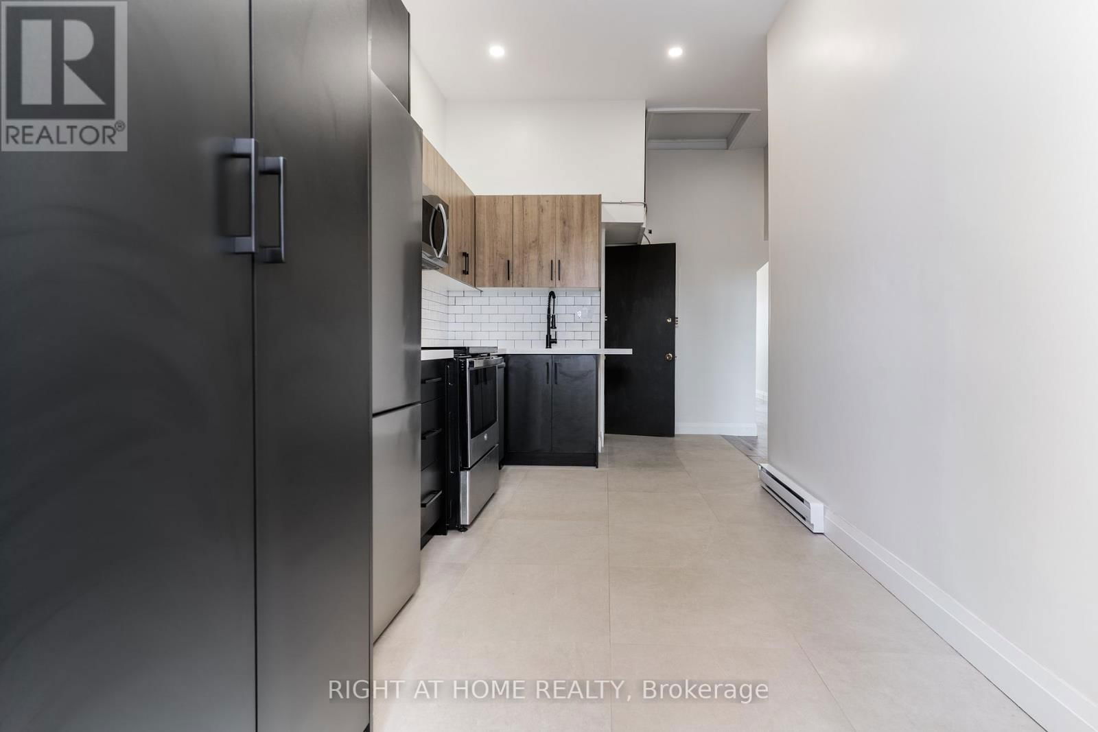 2 - 414 SPADINA AVENUE Image 2