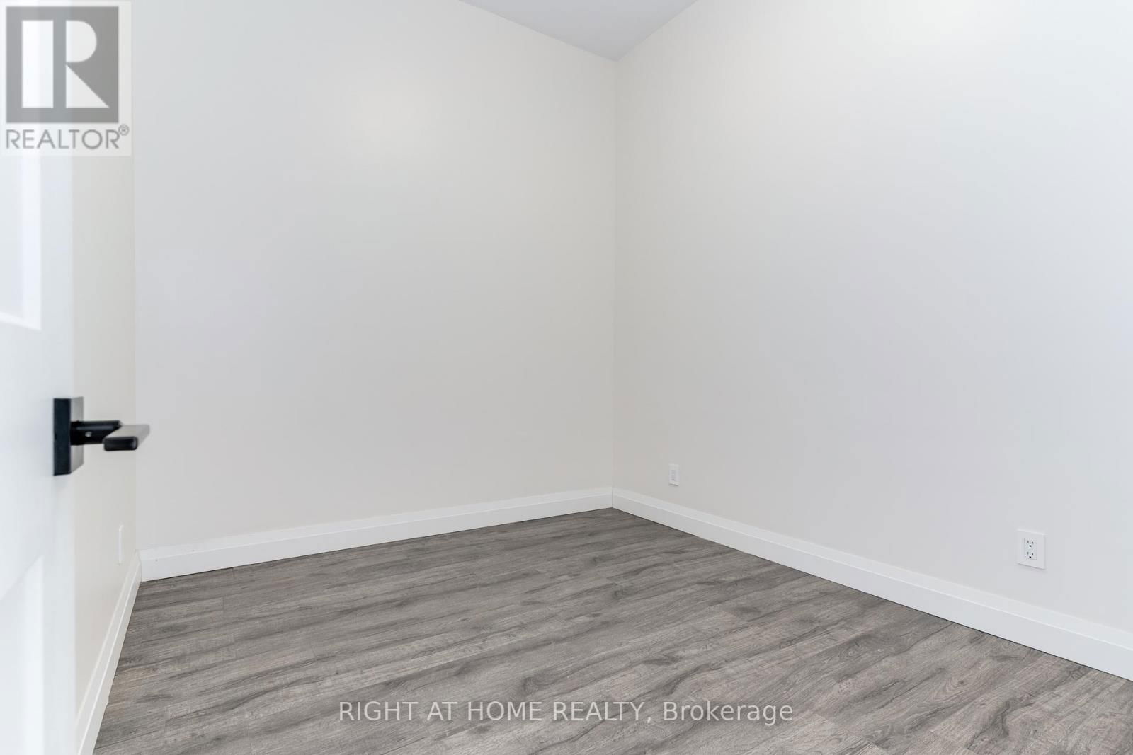 2 - 414 SPADINA AVENUE Image 21