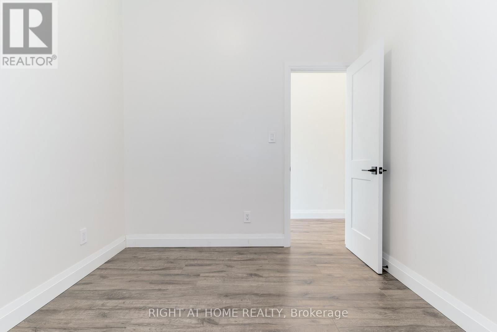 2 - 414 SPADINA AVENUE Image 23