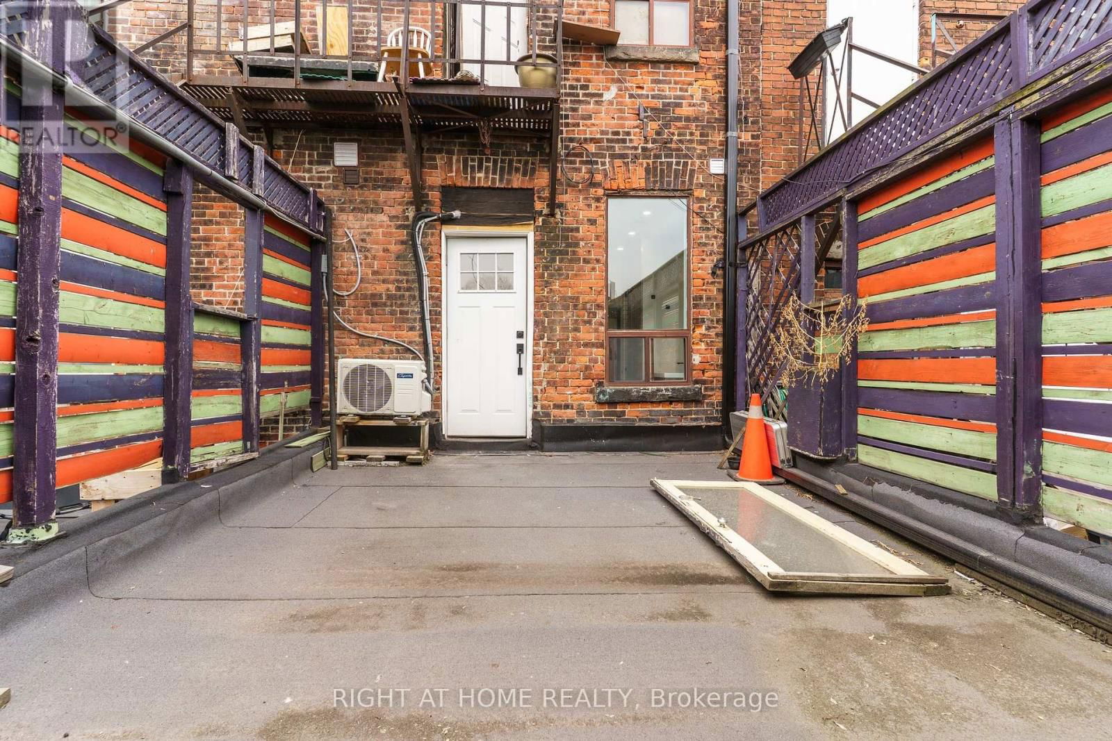 2 - 414 SPADINA AVENUE Image 25