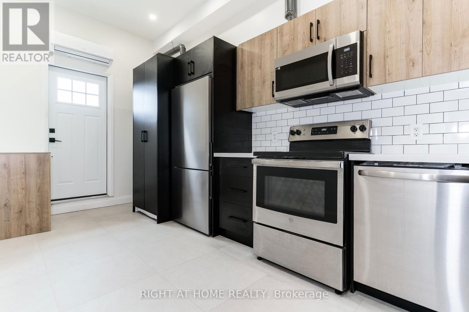 2 - 414 SPADINA AVENUE Image 5