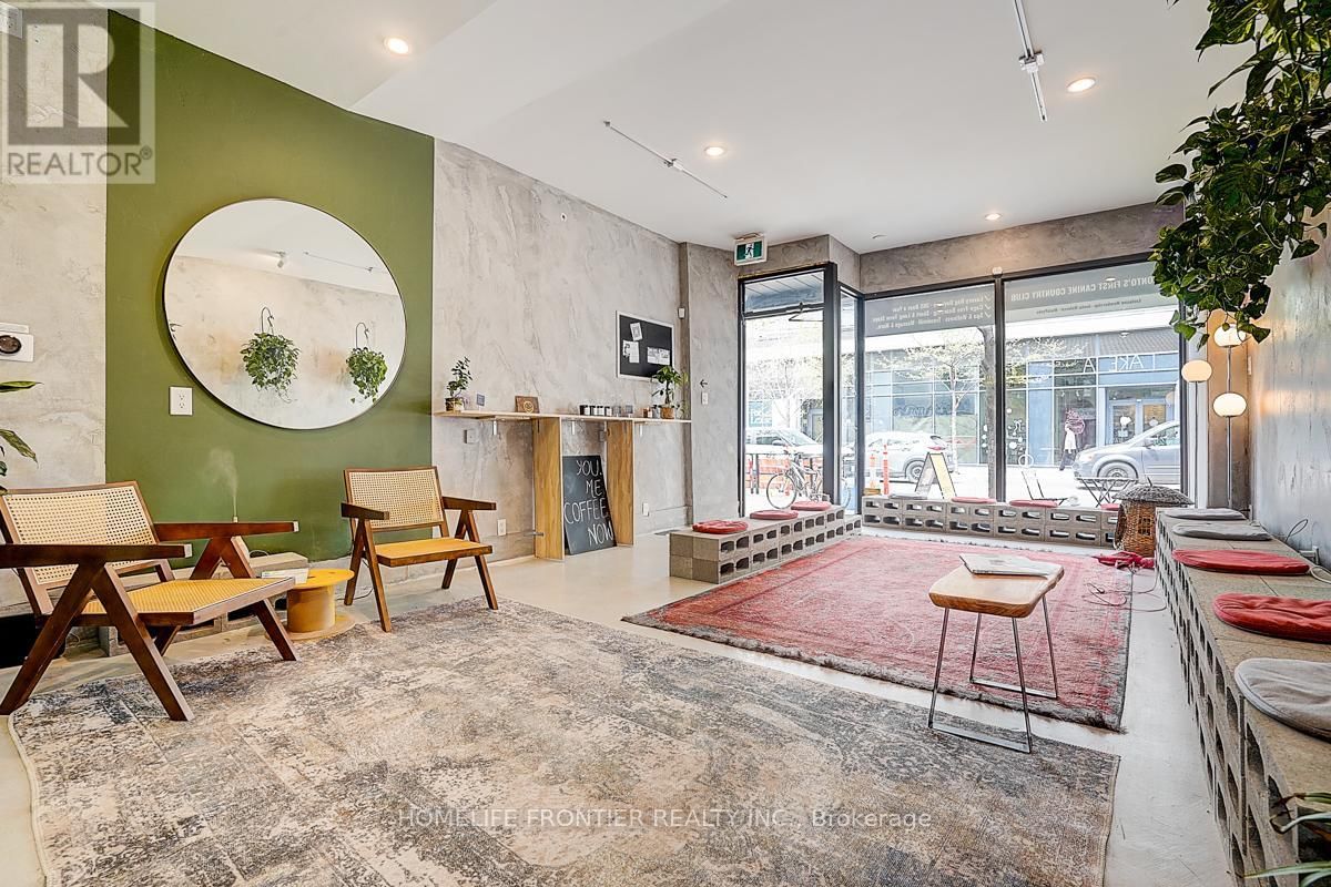 867 DUNDAS STREET WEST Image 8
