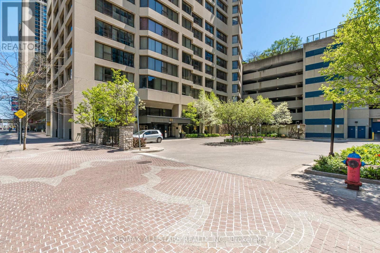3617 - 55 HARBOUR SQUARE Image 32