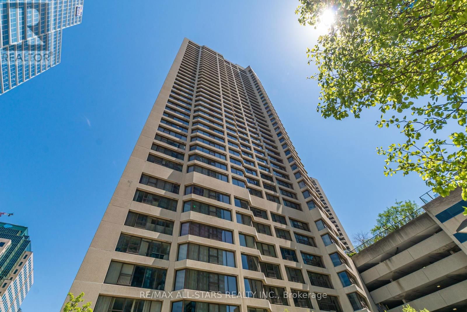 3617 - 55 HARBOUR SQUARE Image 34