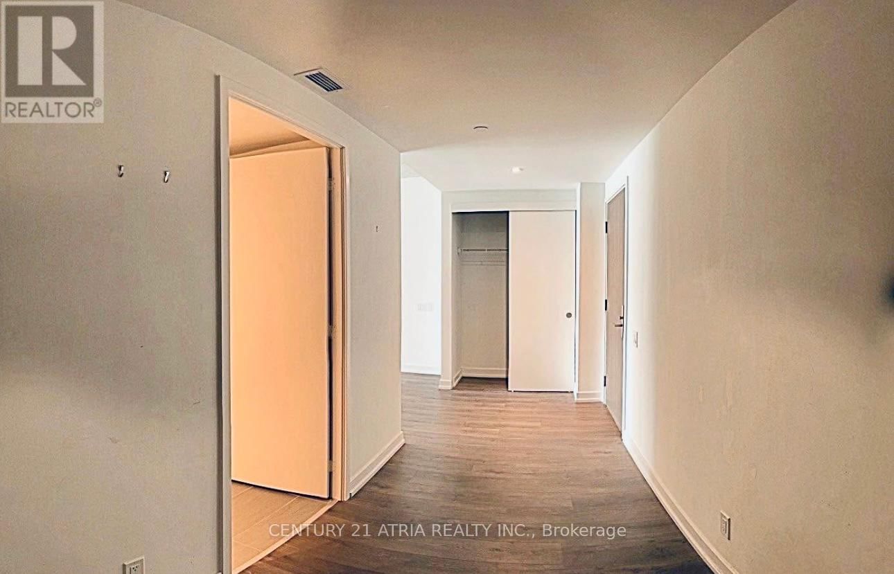 602 - 161 ROEHAMPTON AVENUE Image 6