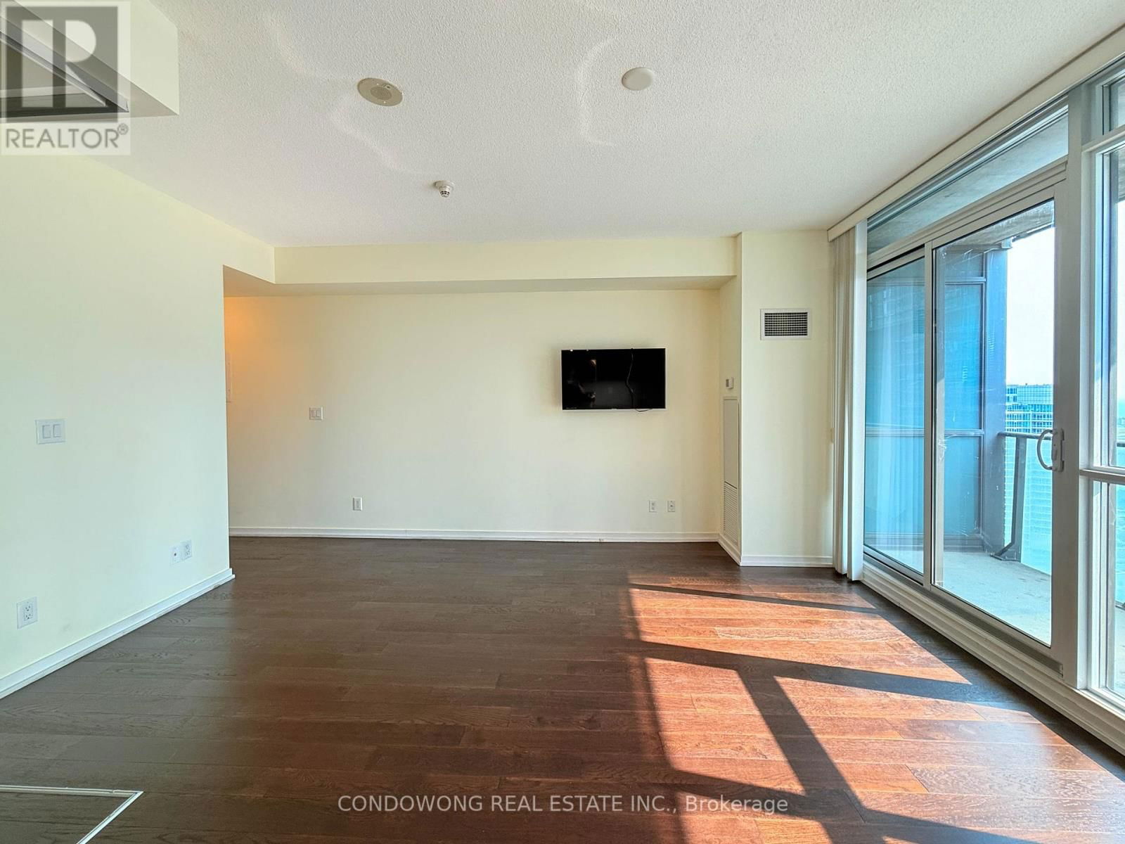 2611 - 55 BREMNER BOULEVARD Image 7