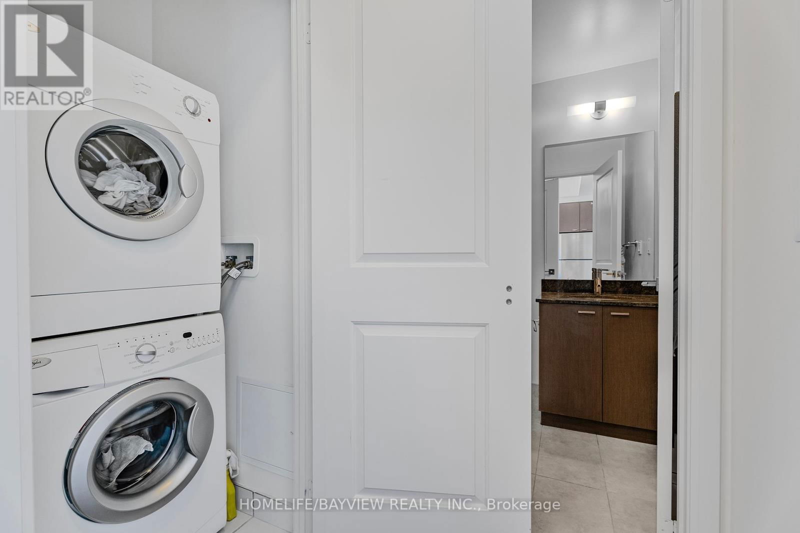 3310 - 88 SHEPPARD AVENUE EAST Image 12