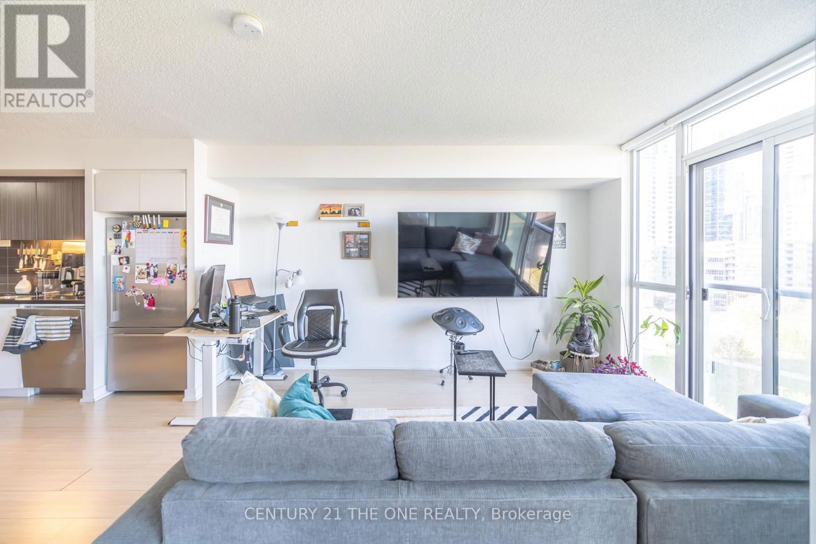 1003 - 75 QUEENS WHARF ROAD Image 8