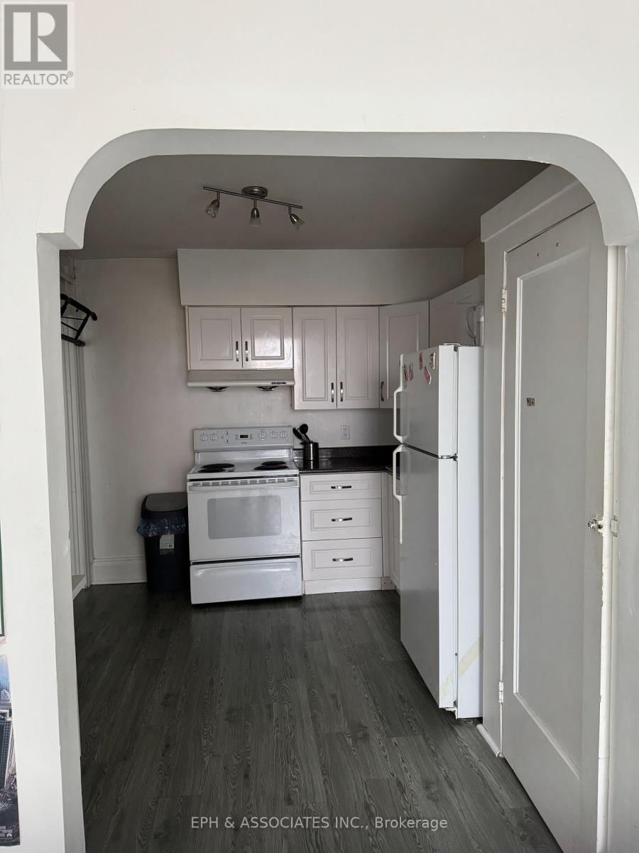 Apt. #3 - 460 SPADINA AVE. AVENUE WEST Image 4