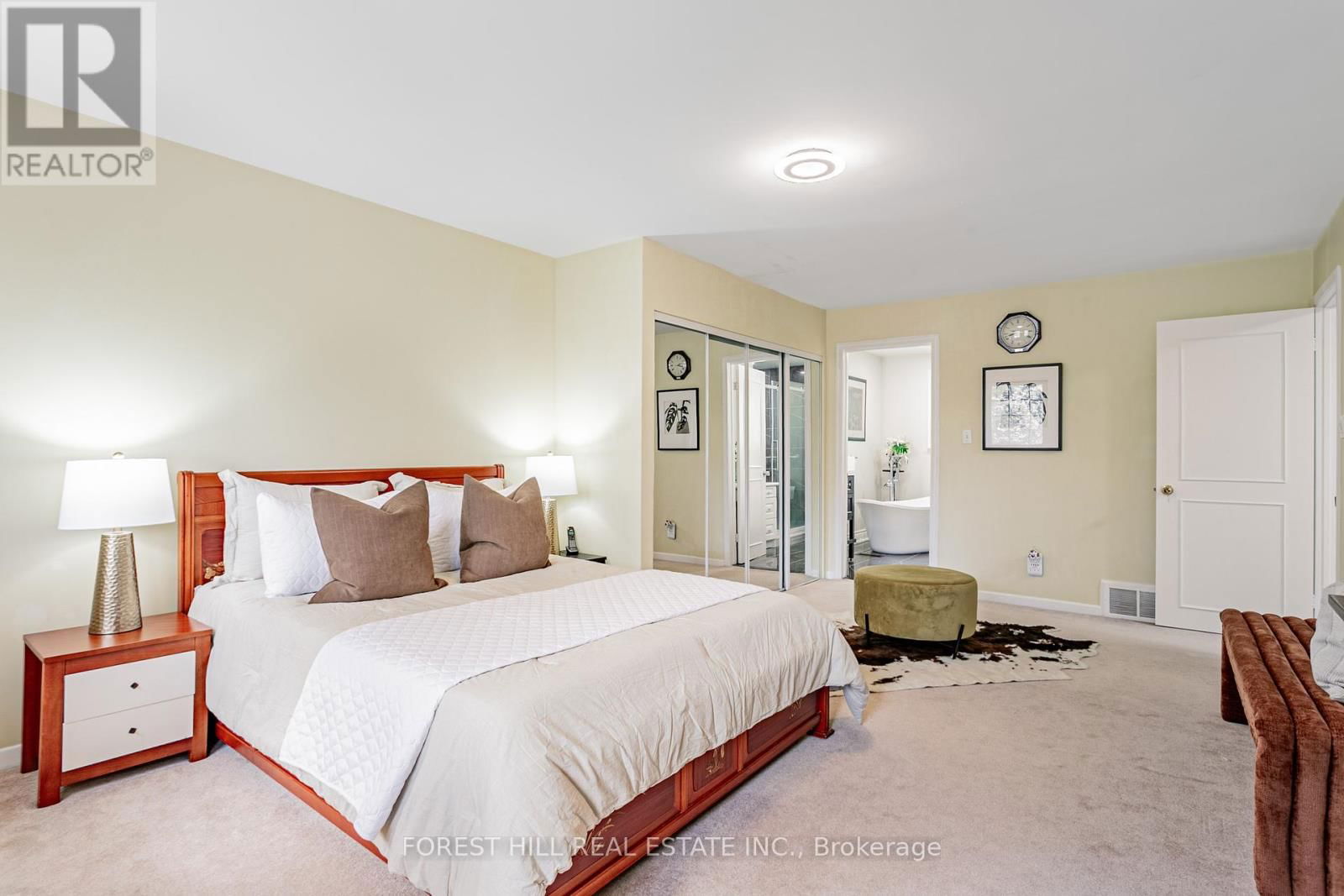 6 CENTURION COURT Image 12