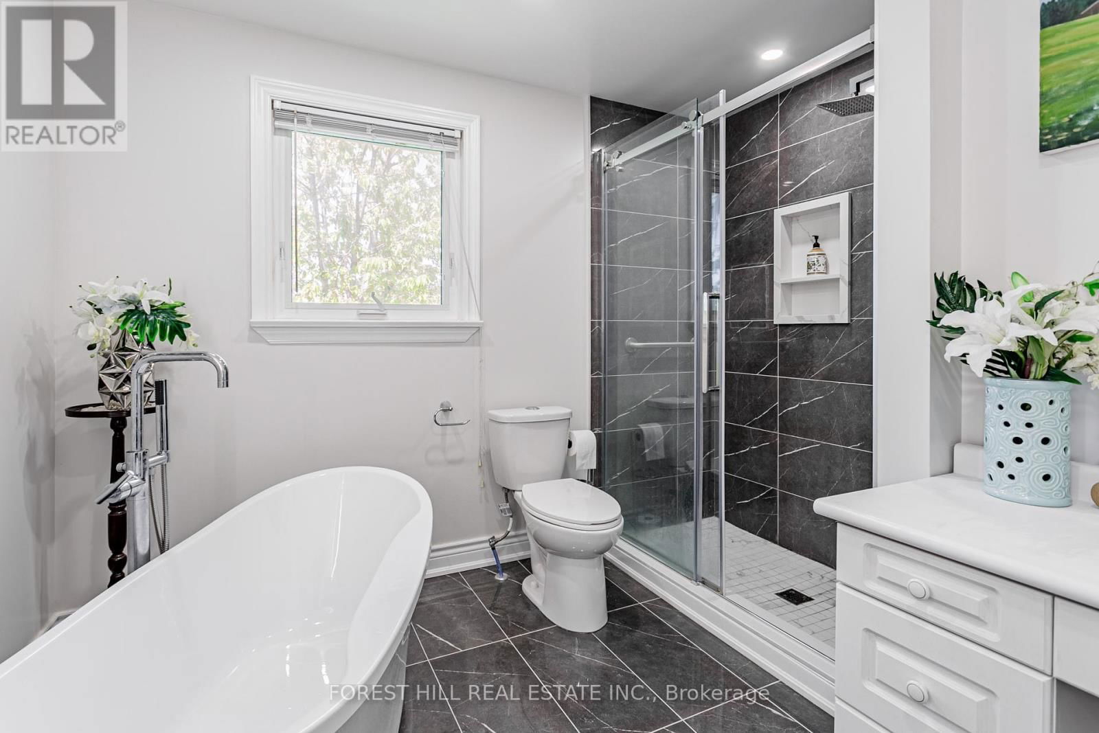 6 CENTURION COURT Image 14