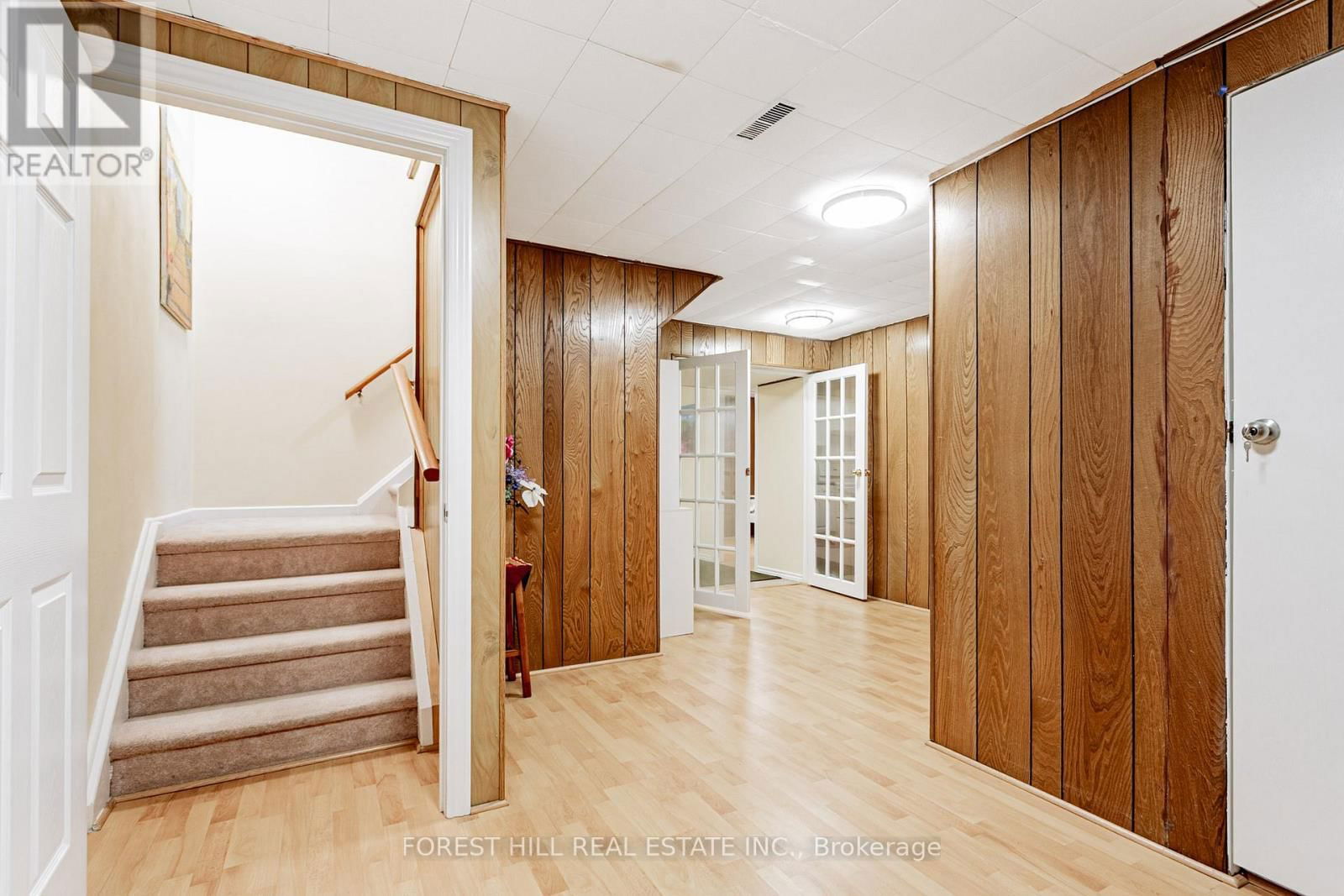 6 CENTURION COURT Image 19