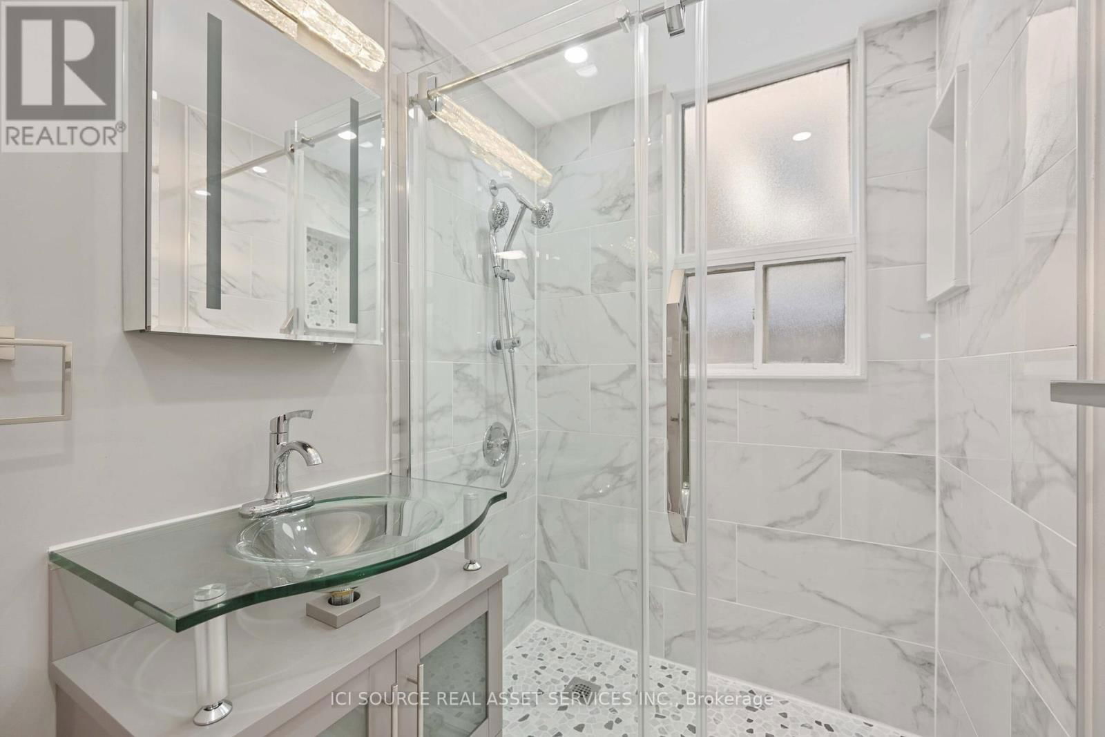 2 - 121 CHERITAN AVENUE Image 12