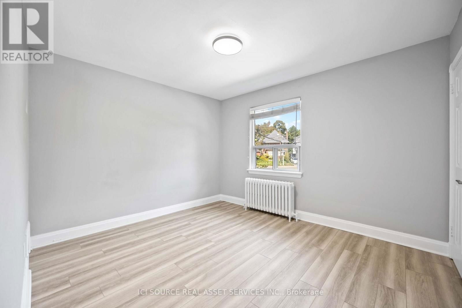 2 - 121 CHERITAN AVENUE Image 14