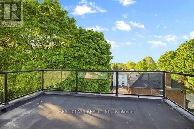 236 BOWOOD AVENUE Image 32
