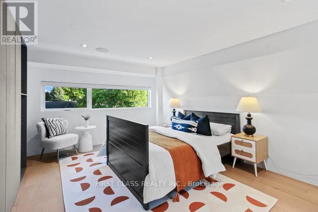236 BOWOOD AVENUE Image 33