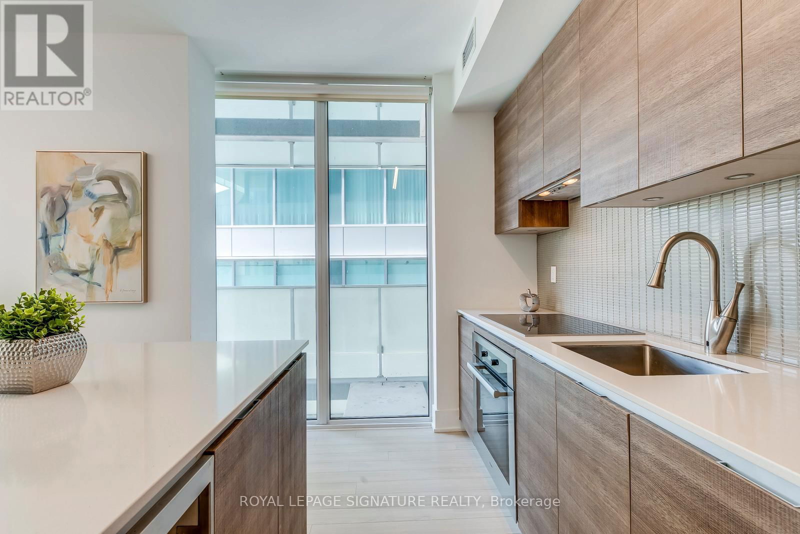 401 - 200 BLOOR STREET WEST Image 11