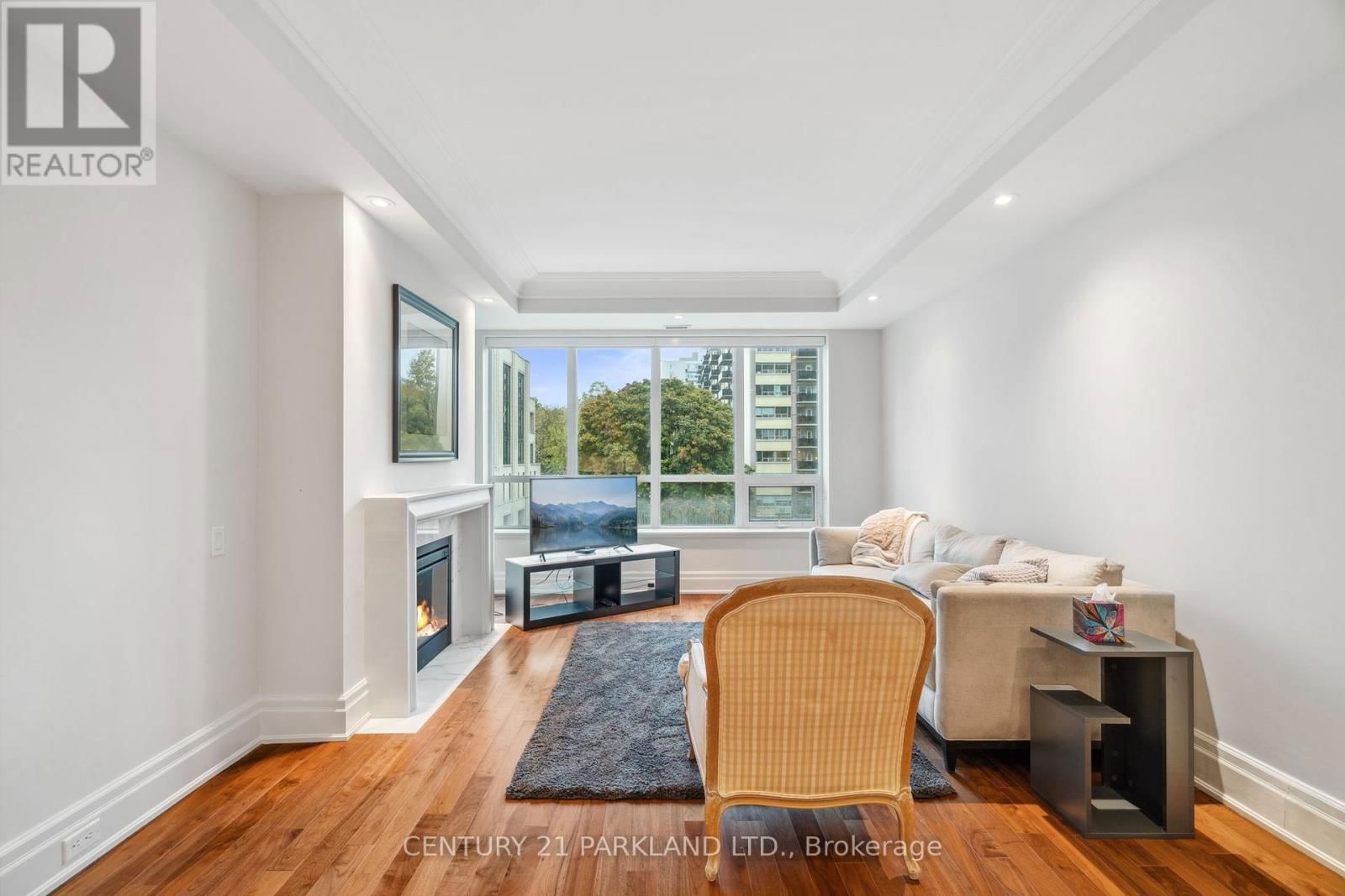 409 - 155 ST CLAIR AVENUE WEST Image 6