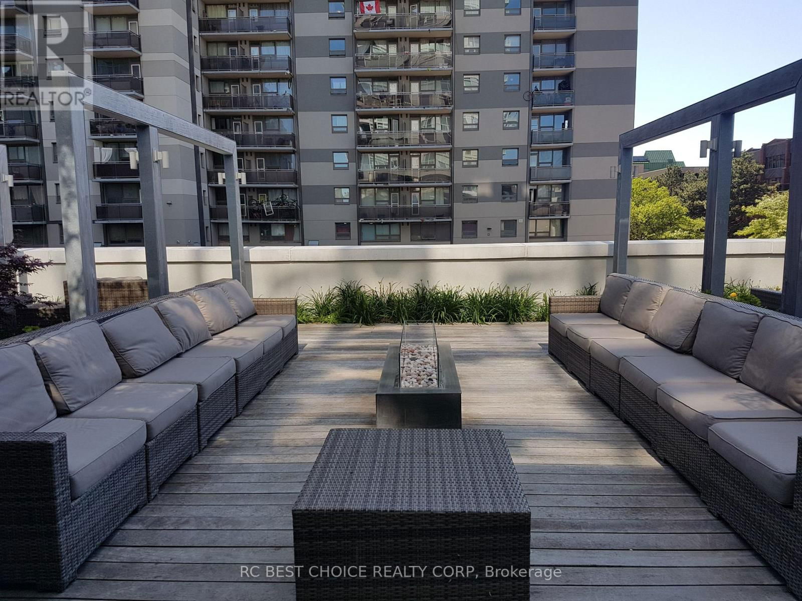 405 - 170 AVENUE ROAD Image 36
