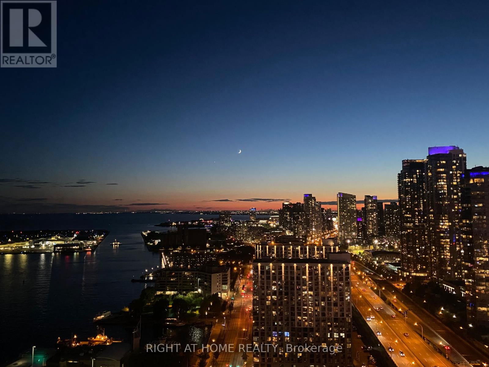 3008 - 270 QUEENS QUAY WEST Image 4