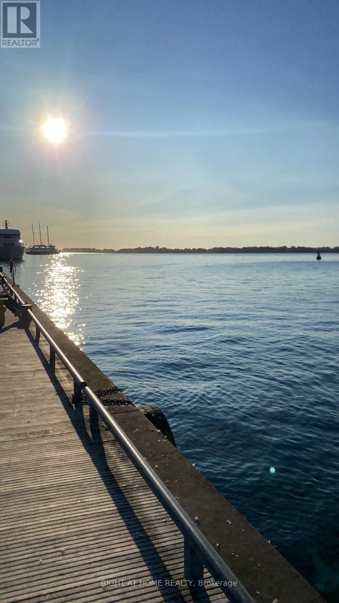 3008 - 270 QUEENS QUAY WEST Image 8