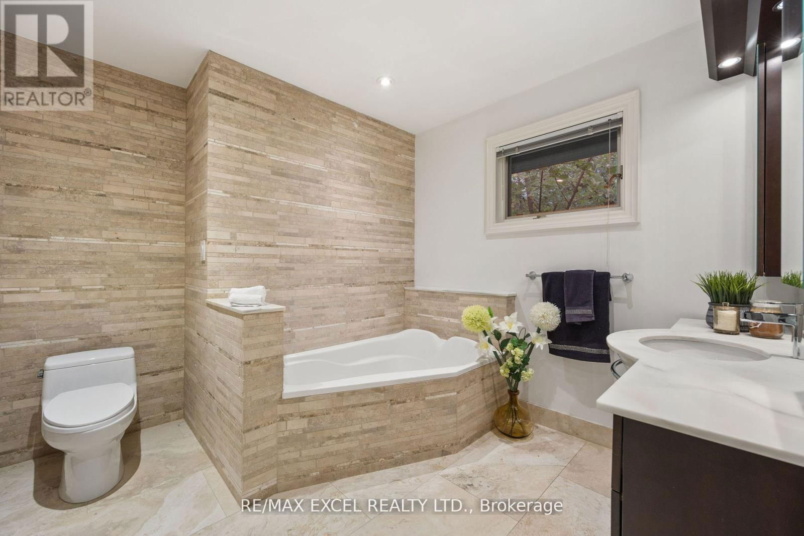 62 WIMPOLE DRIVE Image 28