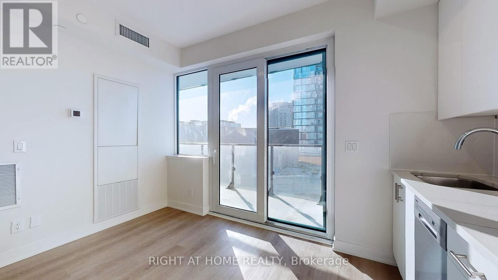 1603 - 15 ELLERSLIE AVENUE Image 3