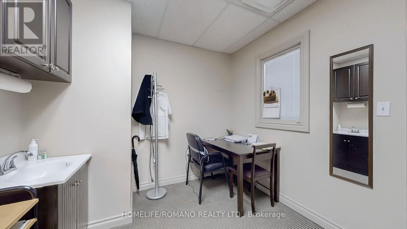 C3 - 800 SHEPPARD AVENUE WEST Image 20
