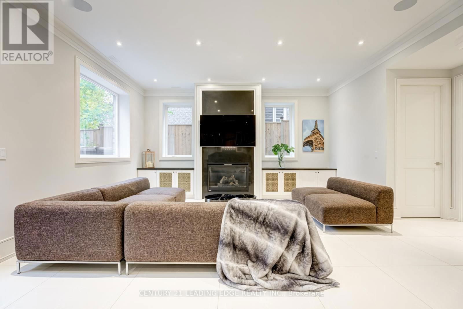 179 BURNDALE AVENUE Image 33