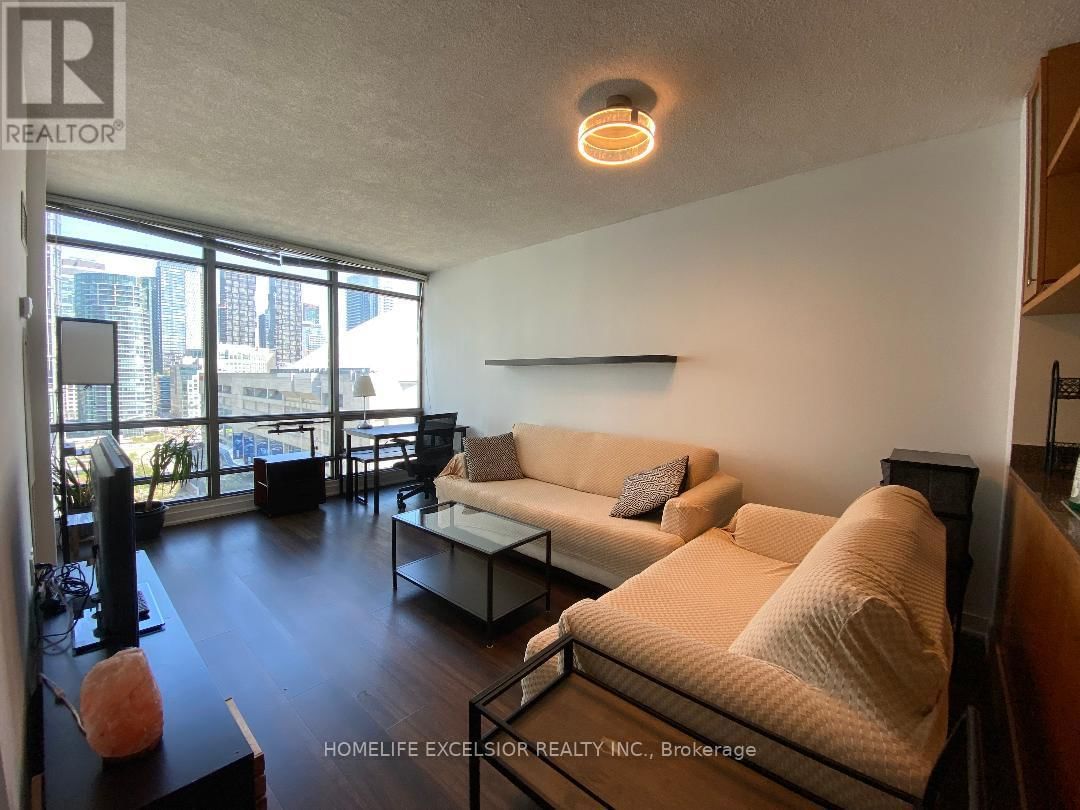 1708 - 5 MARINER TERRACE Image 5