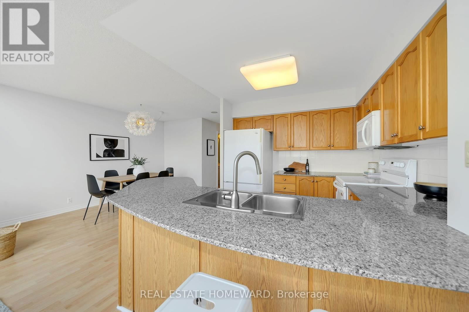 812 - 1720 EGLINTON AVENUE EAST Image 13