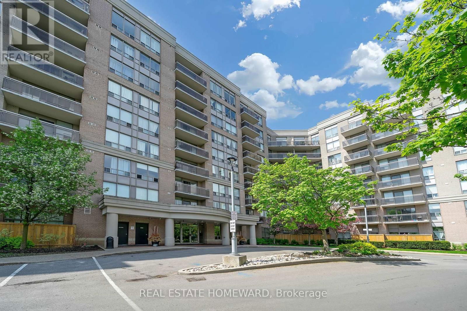 812 - 1720 EGLINTON AVENUE EAST Image 39