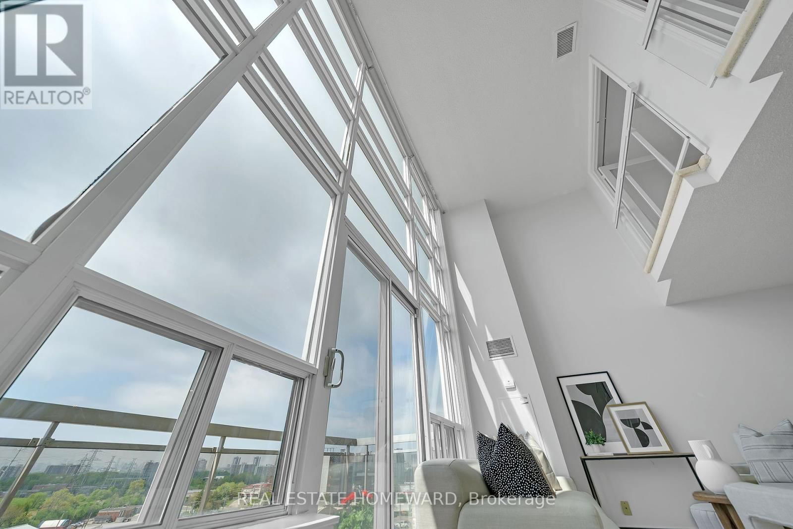 812 - 1720 EGLINTON AVENUE EAST Image 6