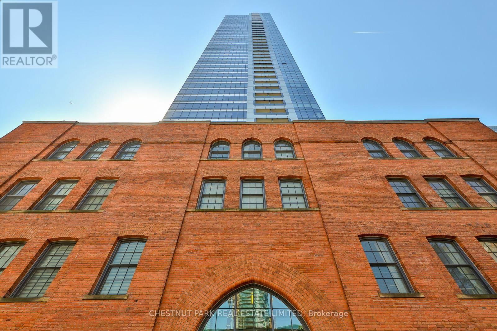 3205 - 5 ST. JOSEPH STREET Image 38