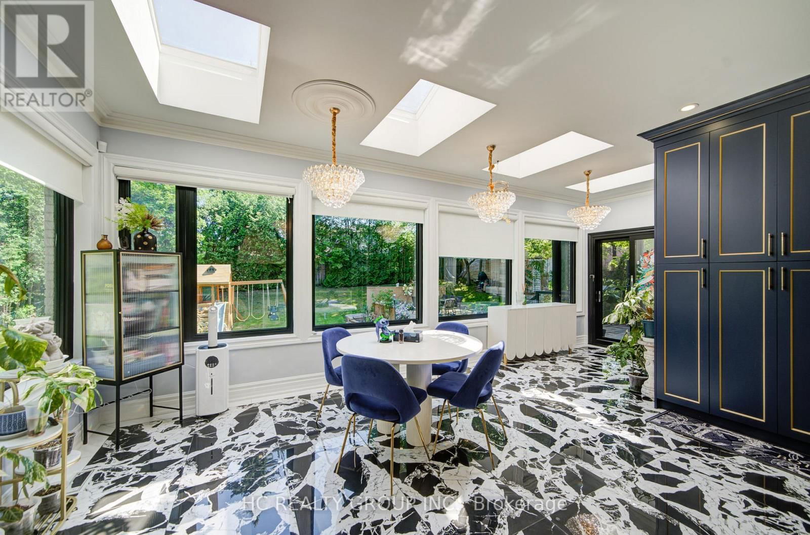 156 BURBANK DRIVE Image 12