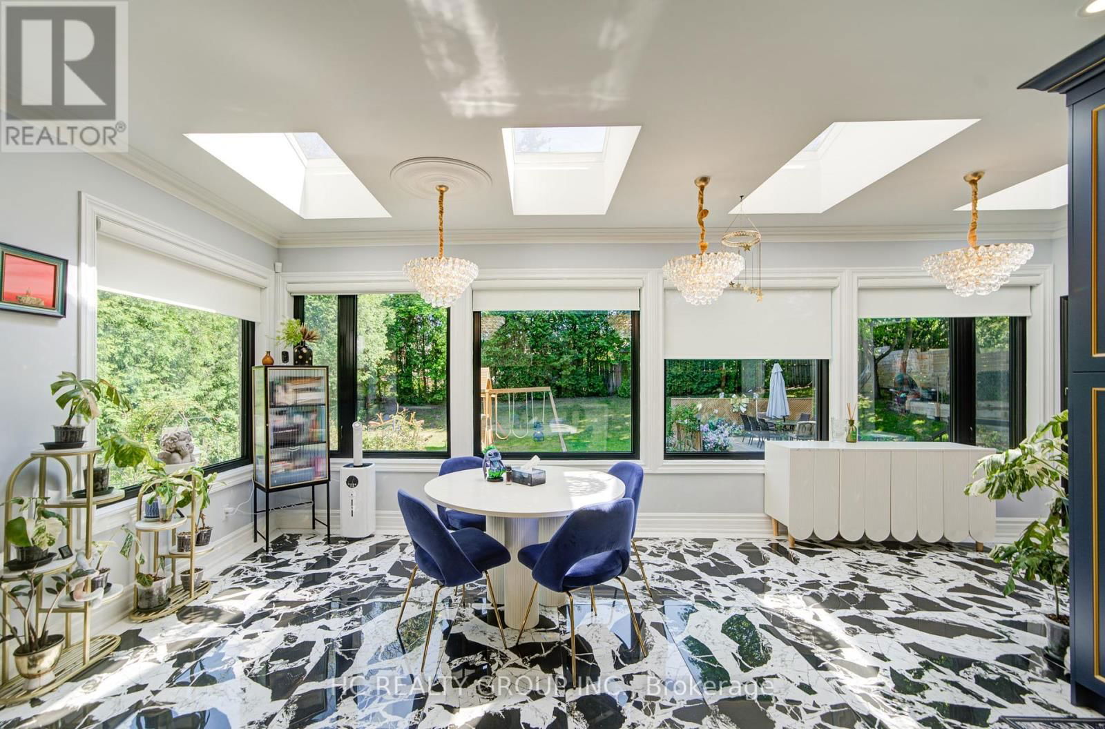156 BURBANK DRIVE Image 13