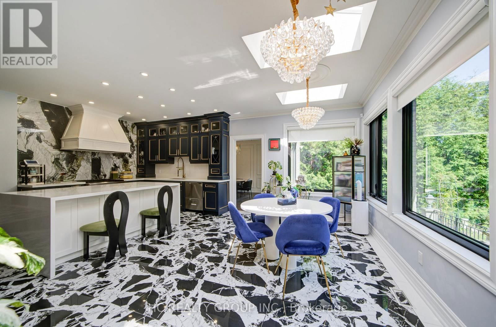 156 BURBANK DRIVE Image 15
