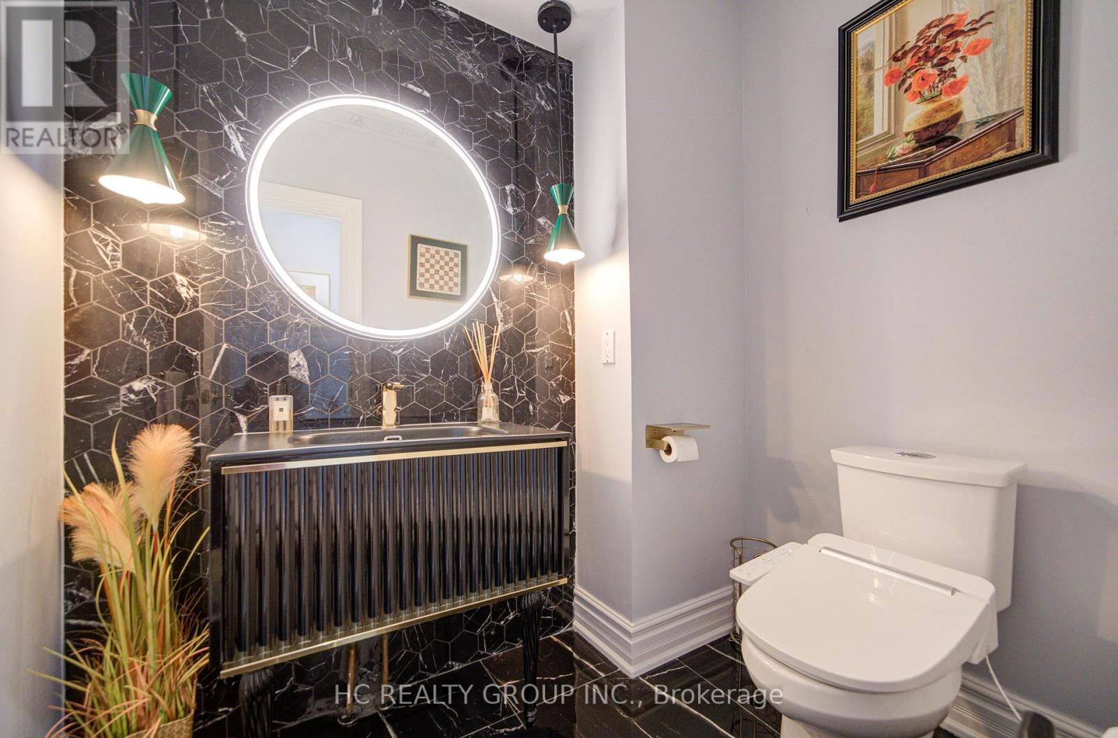 156 BURBANK DRIVE Image 17