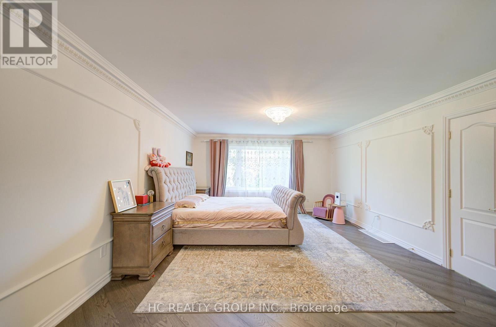 156 BURBANK DRIVE Image 19