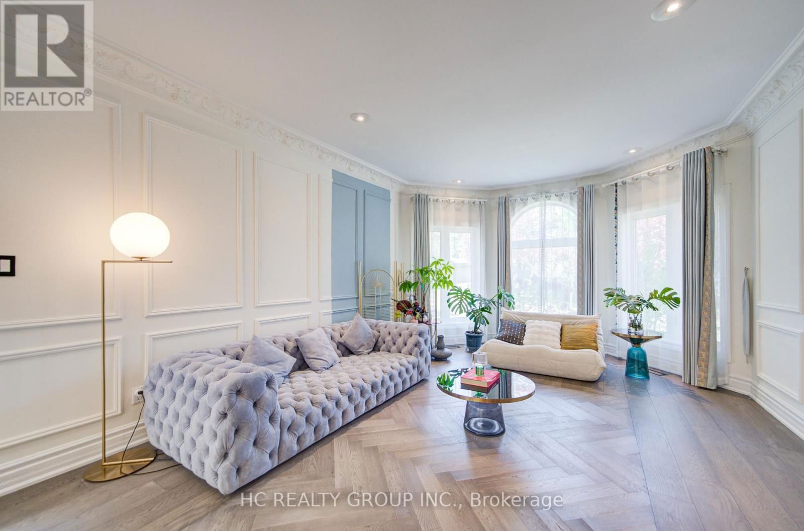 156 BURBANK DRIVE Image 9