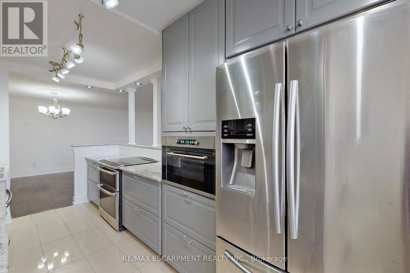 605 - 133 TORRESDALE AVENUE Image 8